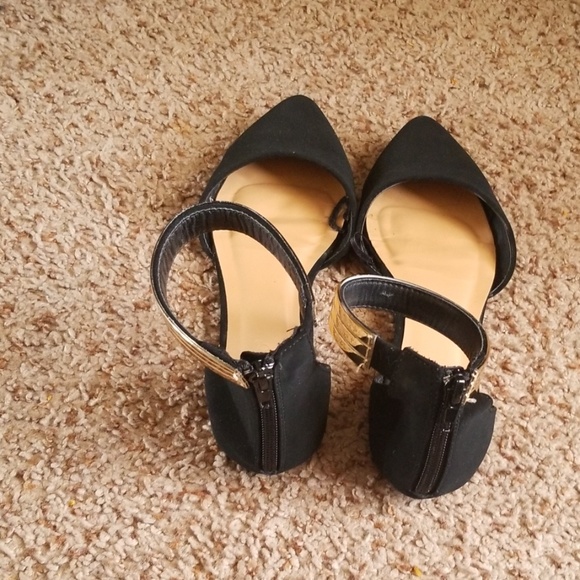 Shoes - Picture 4 of 4